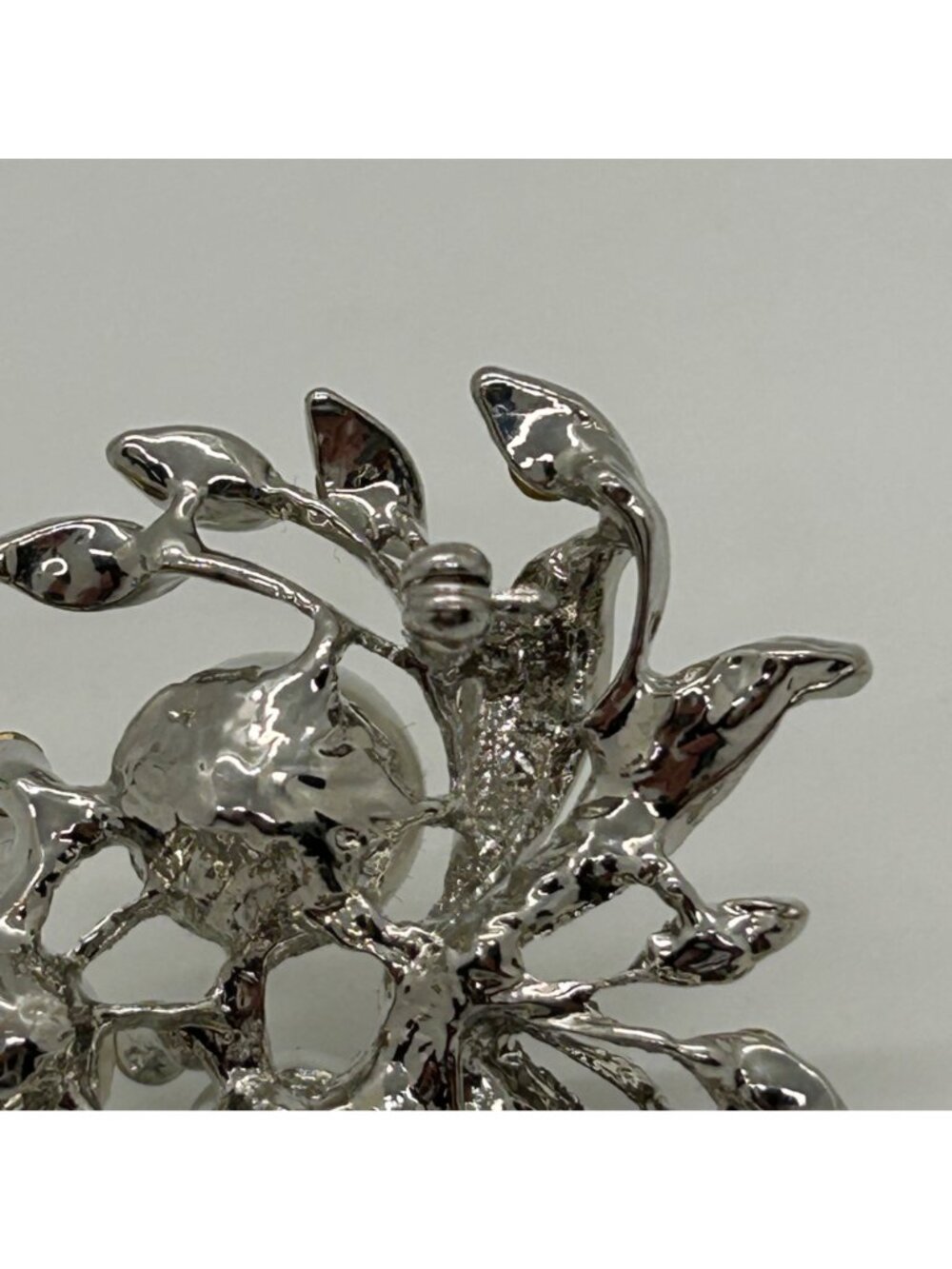 Faux Pearl & Rhinestone Brooch Silver-tone Floral Pin Glam Elegant - Picture 14 of 15